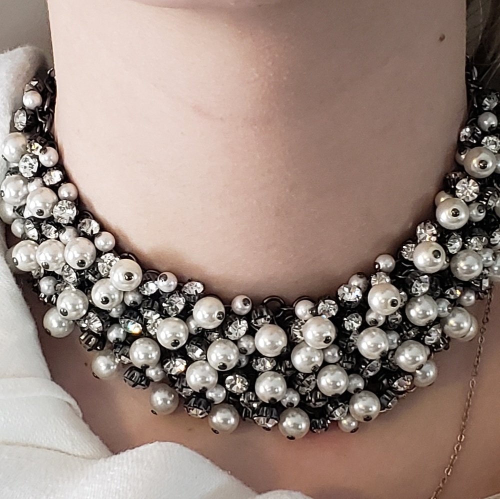 Premier Design. Pearl and rhinestone necklace